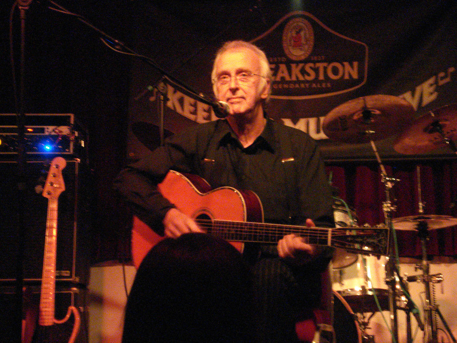 Dave playing at Ripley Blues club May 2016